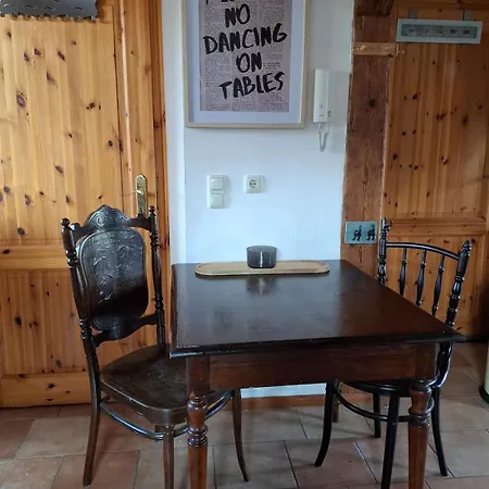 Gemuetliches 1-zimmer-appartment Mit Balkon マルククレーベルク