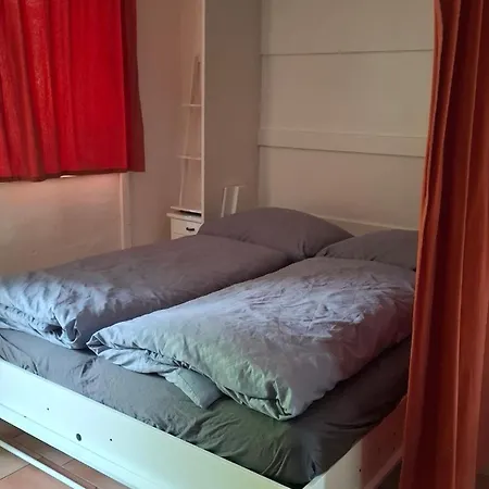 Gemuetliches 1-zimmer-appartment Mit Balkon マルククレーベルク